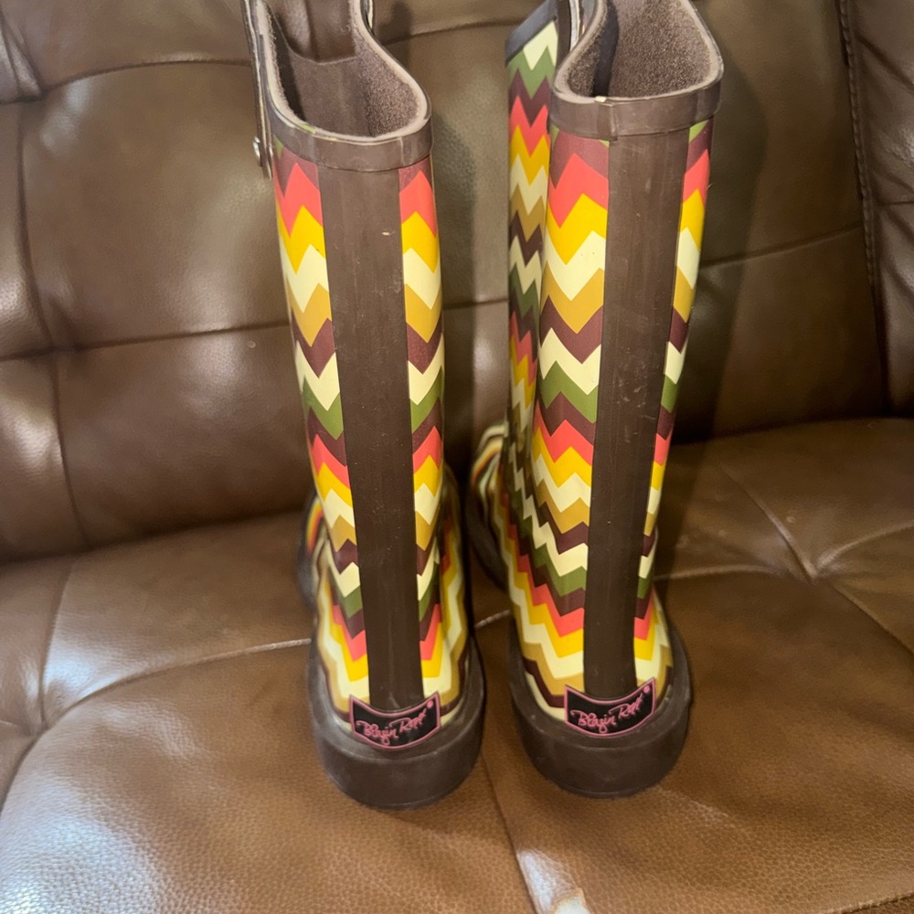 Chevron Pattern Rain Boots - Multicolor - image 2